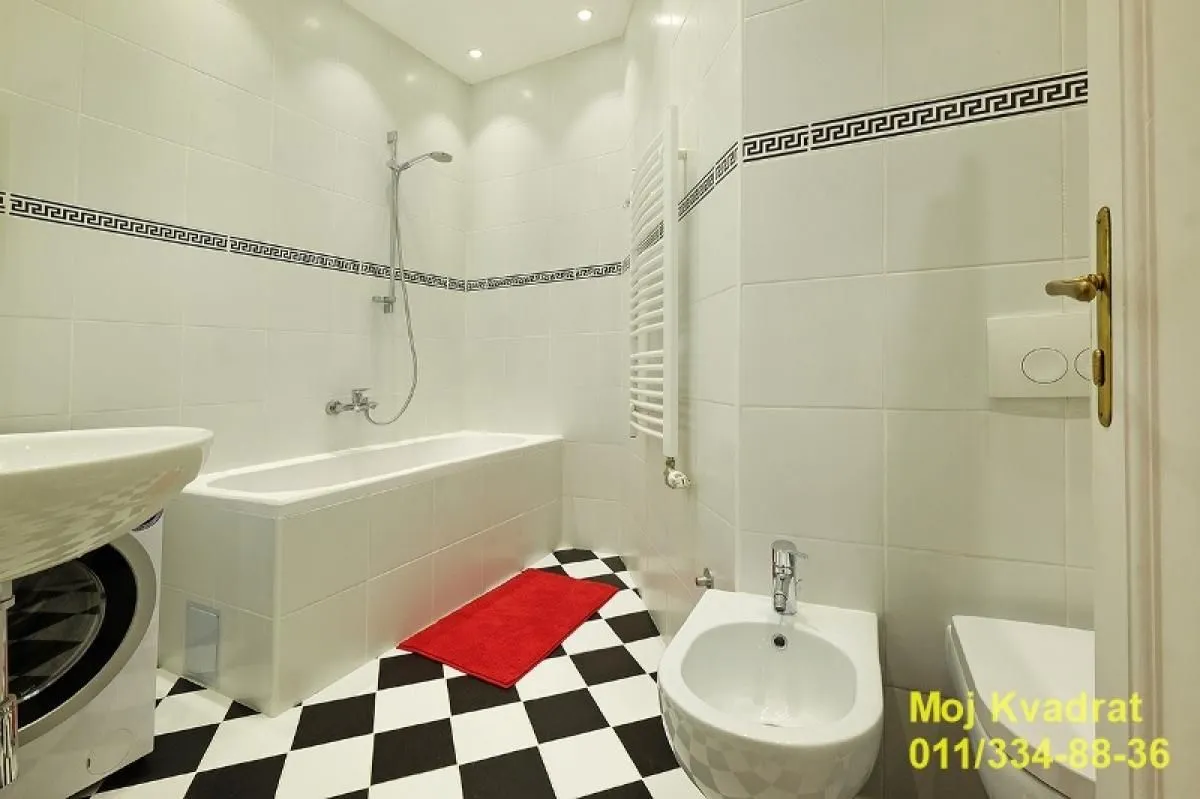 Izdavanje, četvorosoban stan, 77m², Dušanovac, Voždovac Sve Podlokacije