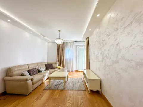 Izdavanje, dvosoban stan, 72m², City Kvart, Podgorica - image 1