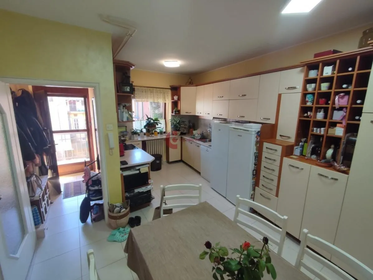 Prodaja, trosoban stan, 94m², Centar, Subotica