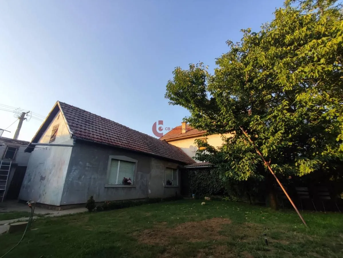 Prodaja, kuća, 250m², Novo Selo, Subotica