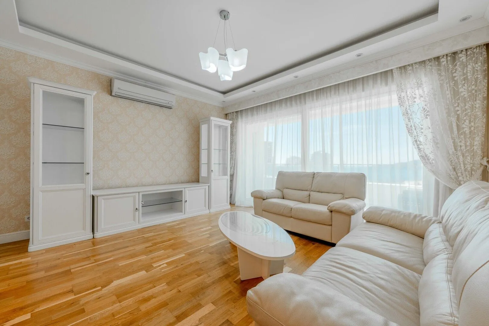 Prodaja, trosoban stan, 115m², Bečići, Budva