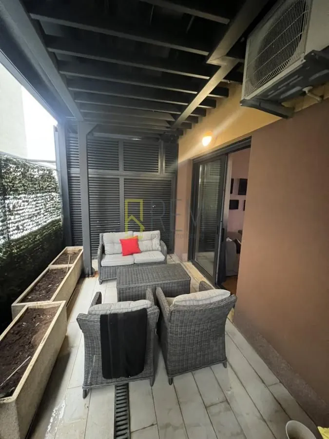 Prodaja, jednosoban stan, 66m², Central Point, Podgorica