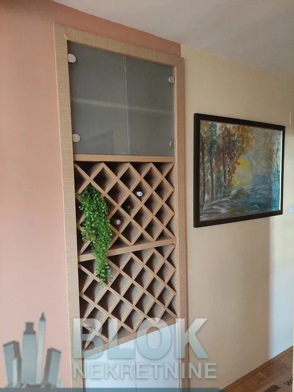 Izdavanje, dvosoban stan, 63m², Blok 6, Podgorica