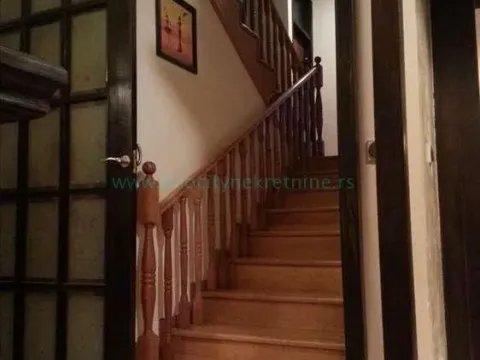 Prodaja, kuća, 400m², Kaluđerica, Beograd - image 2