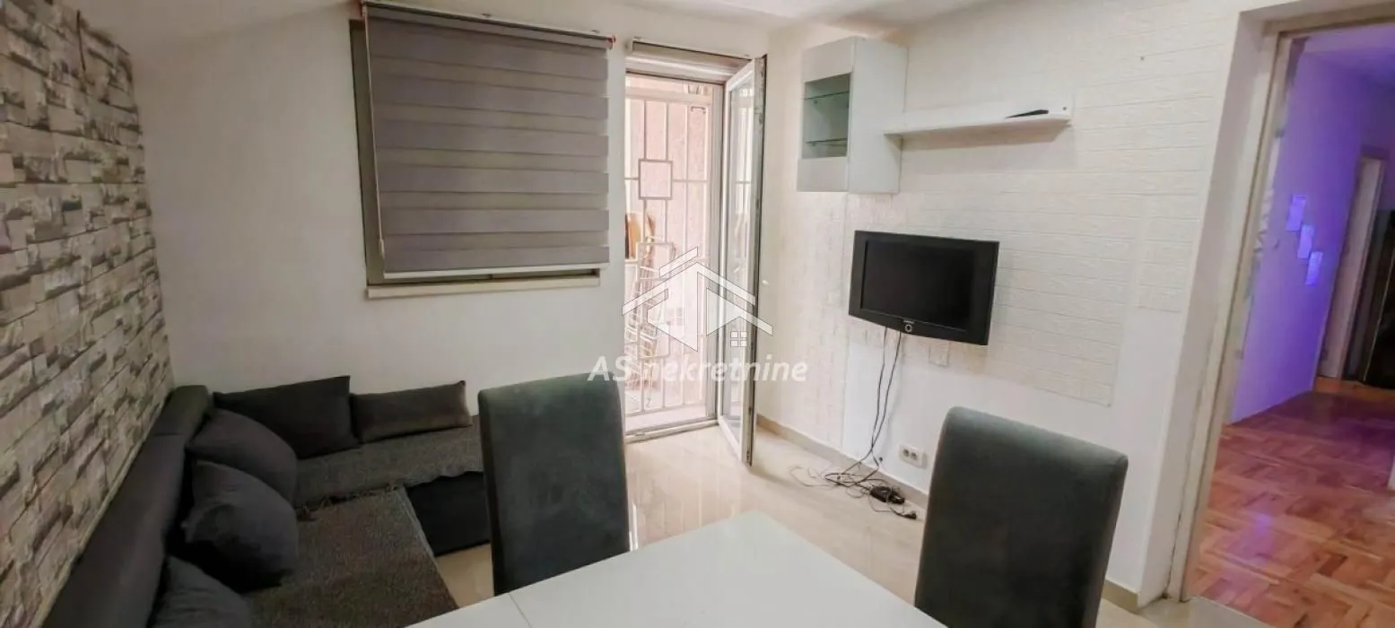 Rent, two bedroom apartment, 48m², Čukarica, Beograd