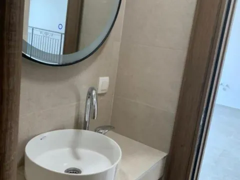 Izdavanje, poslovni prostor, 240m², Centar, Tivat - image 12