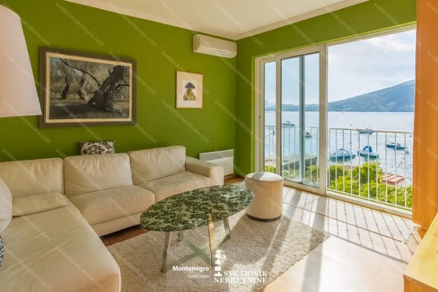 Prodaja, jednosoban stan, 42m², Đenovići, Herceg Novi