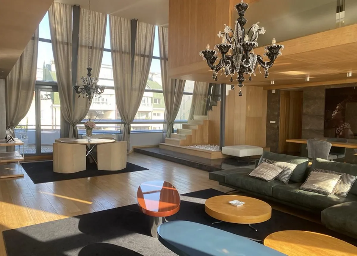Rent, two bedroom apartment, 210m², Kalenić Pijaca, Vračar Sve Podlokacije