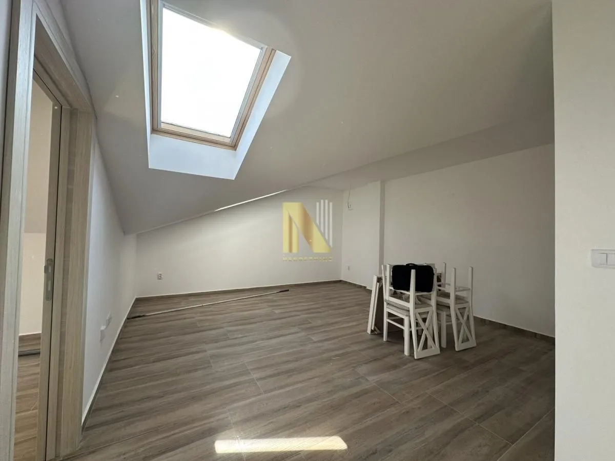 Prodaja, dvosoban stan, 55m², Centar, Inđija
