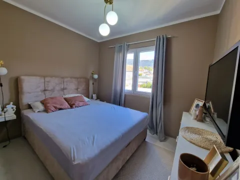 Izdavanje, trosoban stan, 105m², Tivat, Crna Gora - image 10