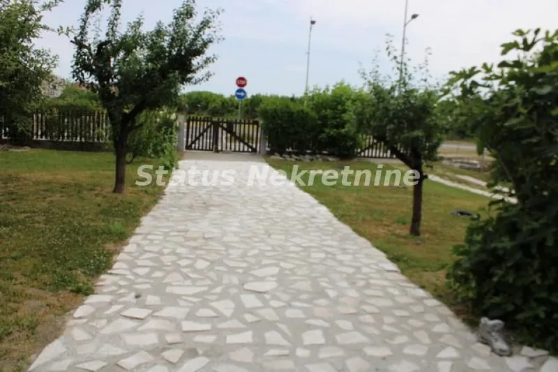 Prodaja, kuća, 242m², Novo naselje, Novi Sad