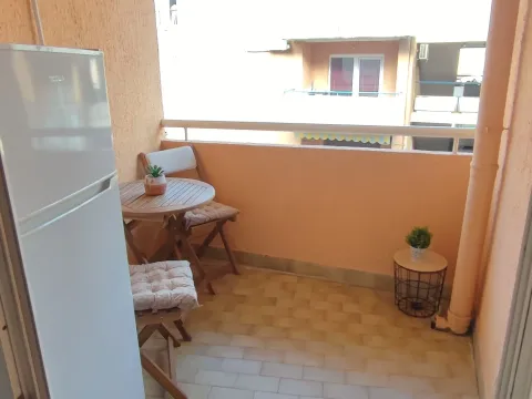 Rent, one bedroom apartment, 40m², Adok, Budva - image 8