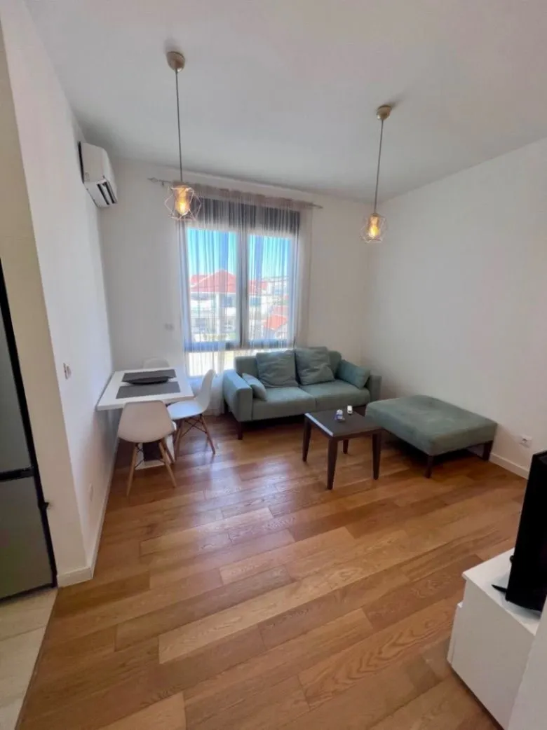 Izdavanje, dvosoban stan, 60m², City Kvart, Podgorica