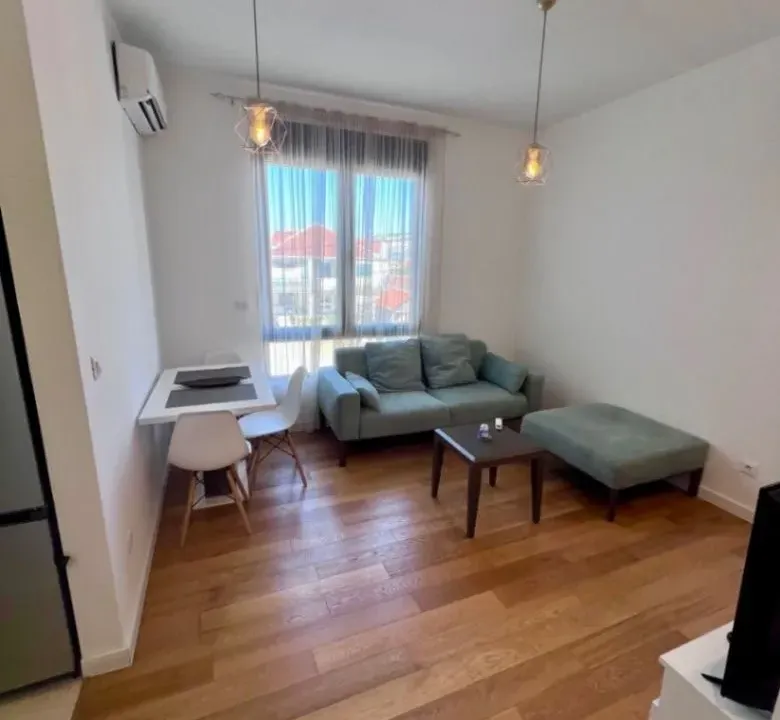 Izdavanje, dvosoban stan, 60m², City Kvart, Podgorica