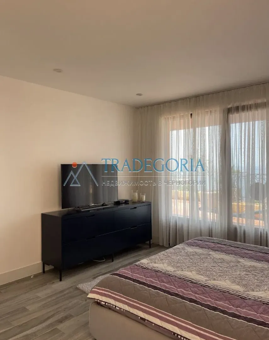 Prodaja, četvorosoban stan, 222m², Dobra Voda, Bar