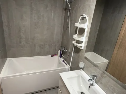 Izdavanje, dvosoban stan, 77m², Master Kvart, Podgorica - image 4