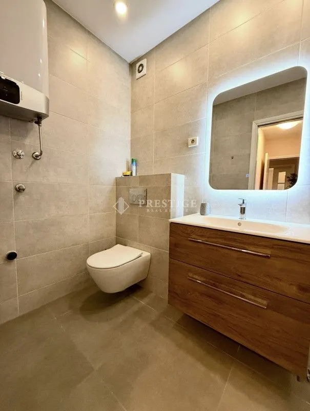 Izdavanje, dvosoban stan, 75m², Preko Morače, Podgorica
