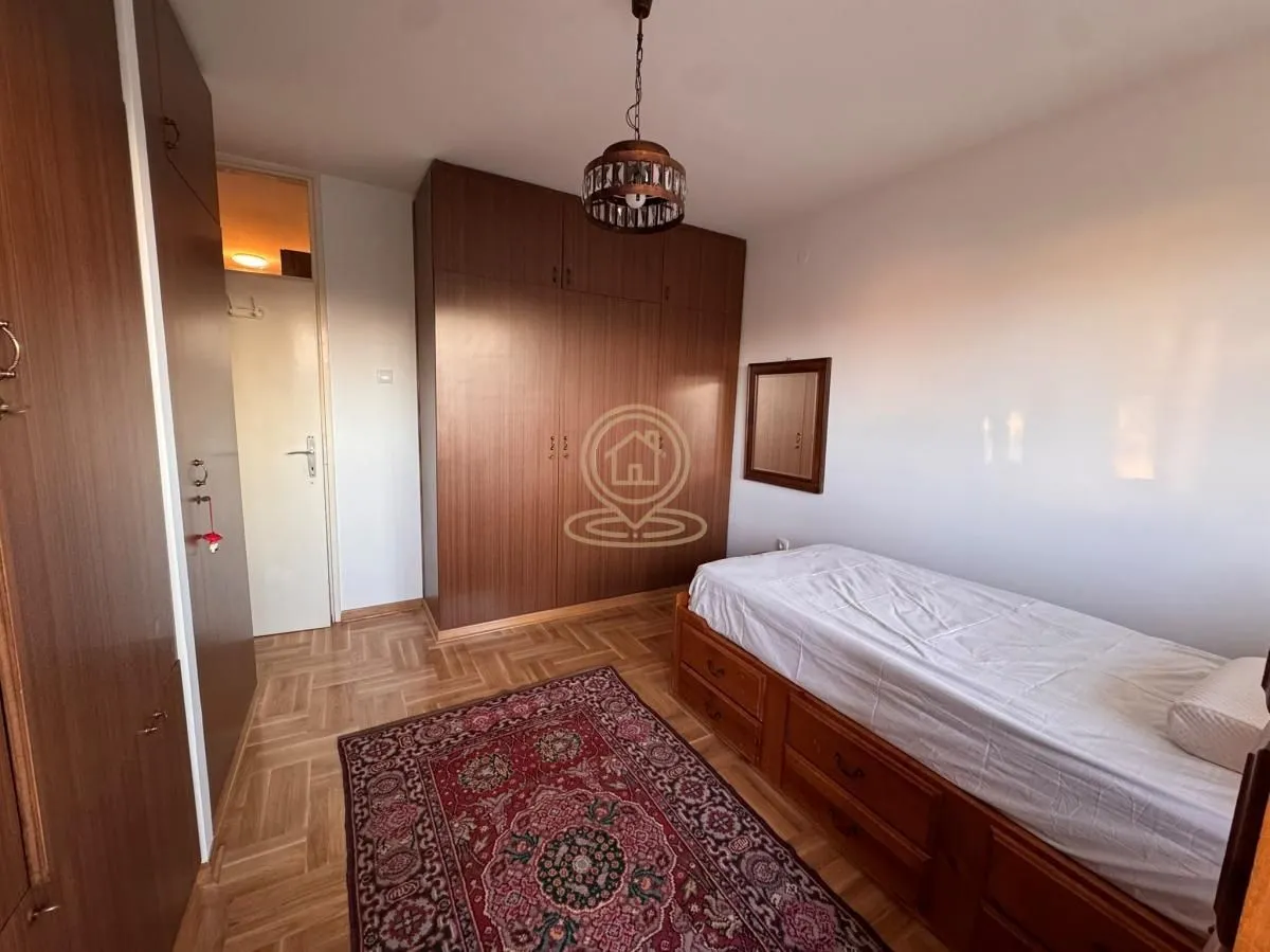 Izdavanje, trosoban stan, 78m², Kalenić Pijaca, Vračar Sve Podlokacije