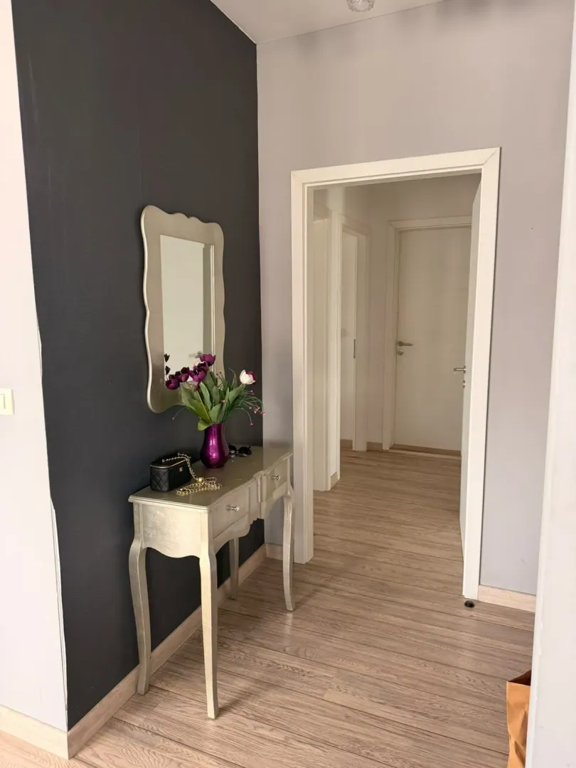 Izdavanje, dvosoban stan, 70m², Centar, Budva
