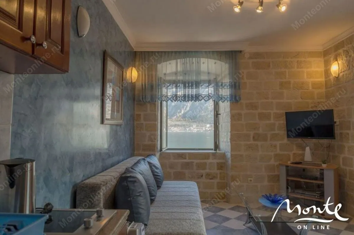 Prodaja, kuća, 330m², Prčanj, Kotor