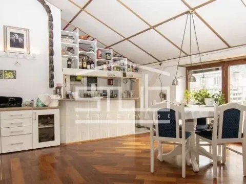 Prodaja, trosoban stan, 110m², Stari Grad, Beograd - image 2