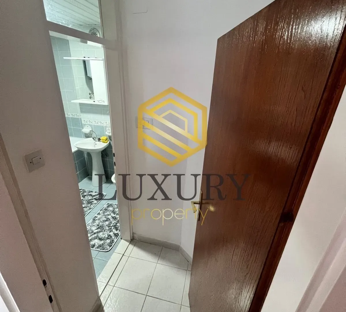 Izdavanje, jednosoban stan, 38m², Stari Aerodrom, Podgorica