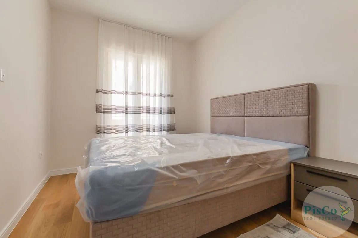 Izdavanje, jednosoban stan, 50m², Central Point, Podgorica