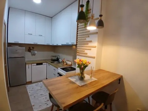 Daily-rent, one bedroom apartment, 49m², Kava, Tivat - image 5