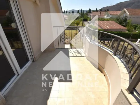 Rent, house, 185m², Tološi, Podgorica - image 21