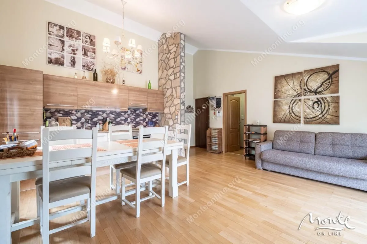 Prodaja, dvosoban stan, 83m², Prčanj, Kotor