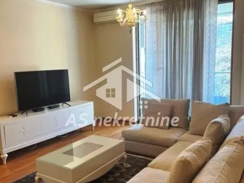Izdavanje, trosoban stan, 100m², Stari Grad, Beograd - image 16