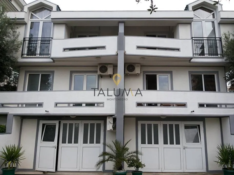 Sale, house, 350m², Stari Aerodrom, Podgorica