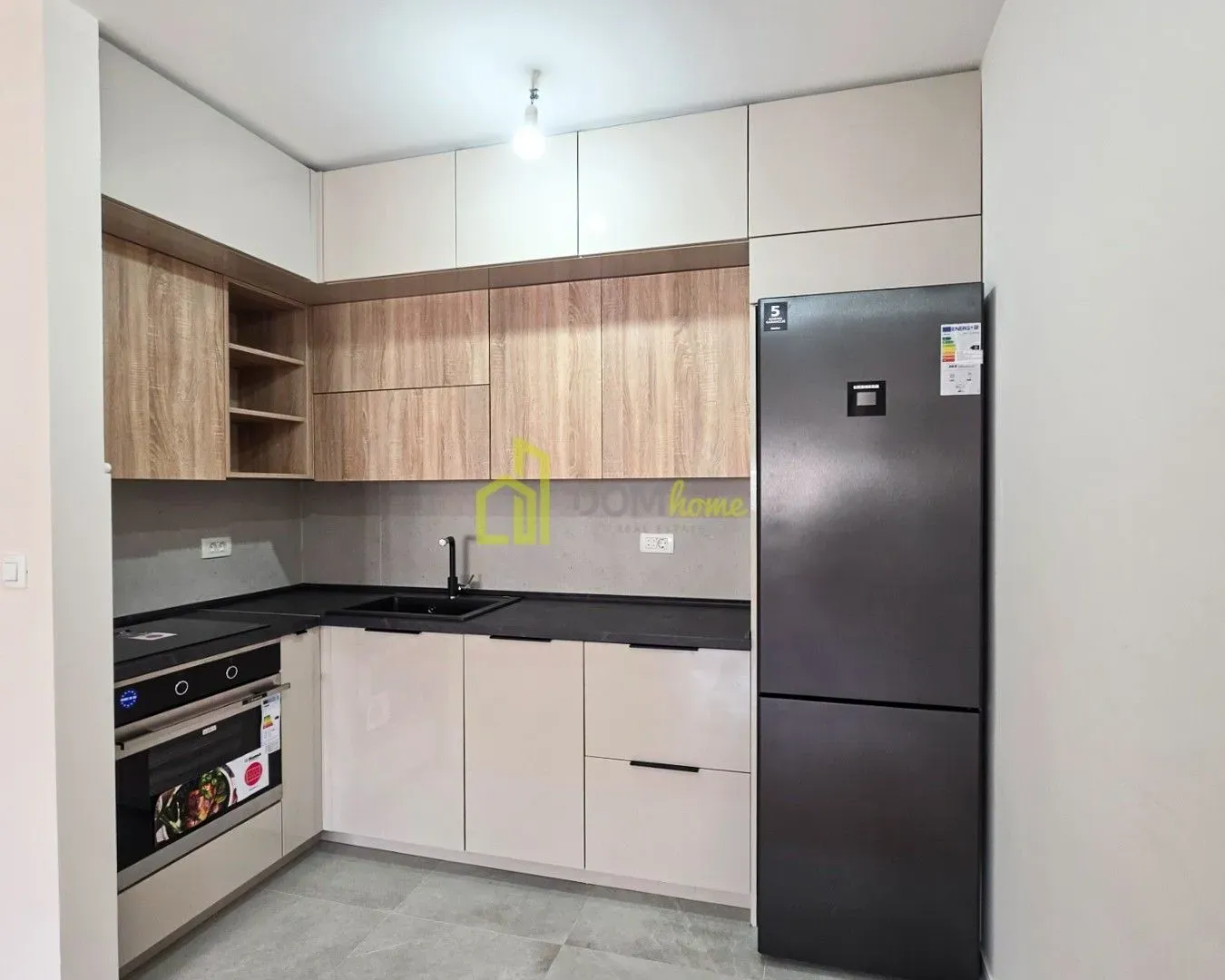 Izdavanje, dvosoban stan, 72m², Central Point, Podgorica