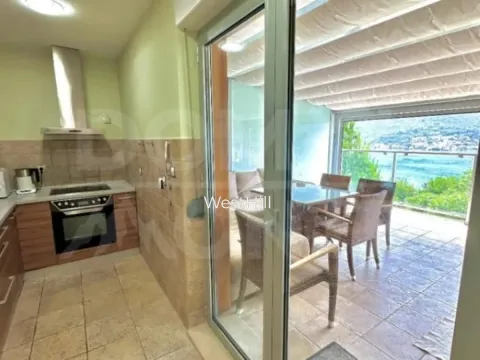 Sale, two bedroom apartment, 102m², Dobrota, Kotor - image 1