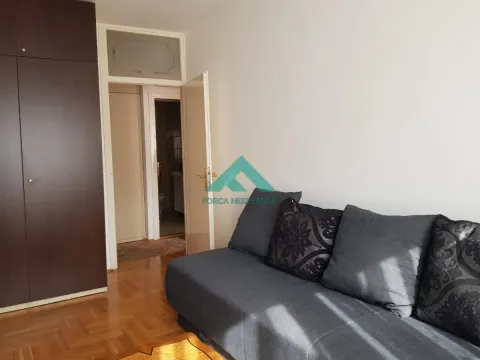 Izdavanje, trosoban stan, 84m², Vračar Centar, Vračar Sve Podlokacije - image 7