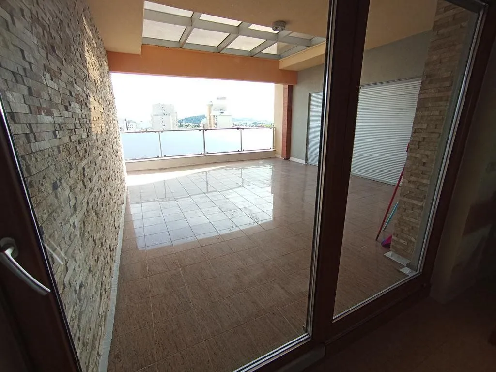 Sale, three bedroom apartment, 270m², Centar, Podgorica