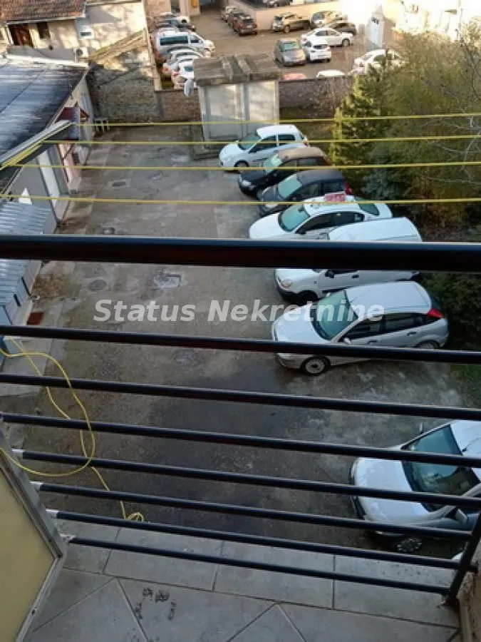 Izdavanje, garsonjera, 24m², Salajka, Novi Sad Sve Podlokacije