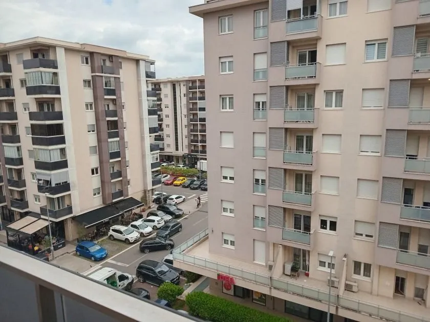 Izdavanje, jednosoban stan, 46m², City Kvart, Podgorica
