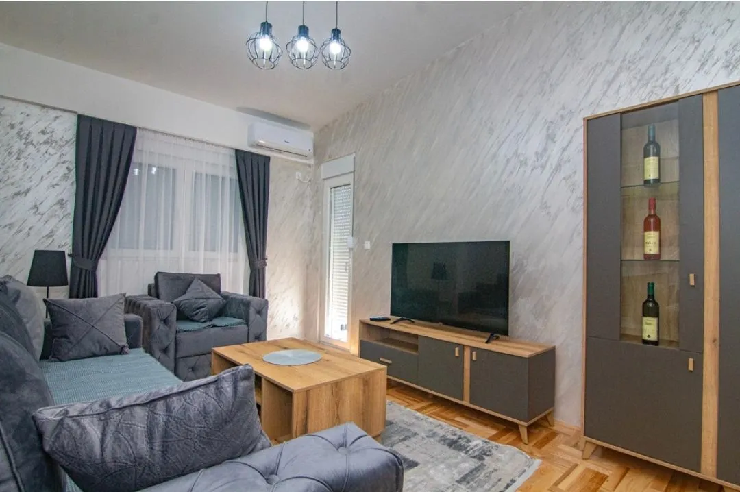 Izdavanje, jednosoban stan, 42m², Tuški Put, Podgorica