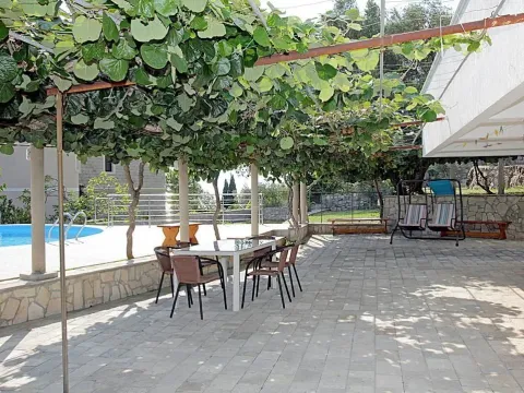 Izdavanje, kuća, 170m², Reževići, Budva - image 11