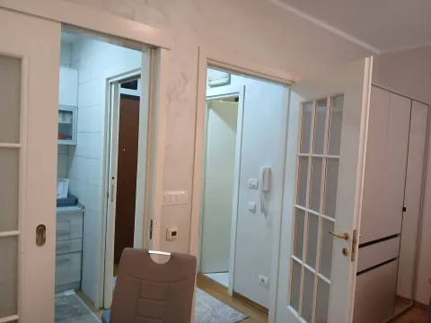 Rent, studio apartment, 32m², City Kvart, Podgorica - image 4