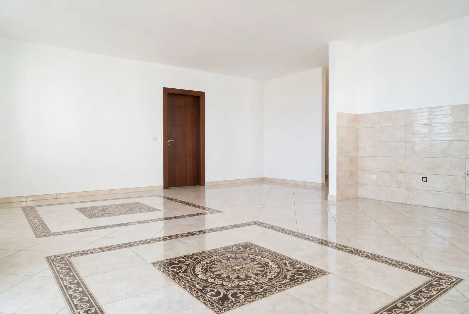 Prodaja, trosoban stan, 210m², Bečići, Budva