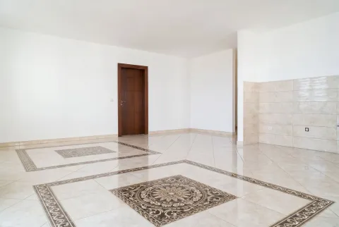 Prodaja, trosoban stan, 210m², Bečići, Budva - image 3