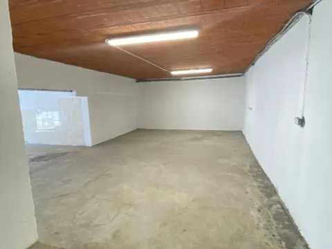 Izdavanje, poslovni prostor, 1700m², Ovča, Palilula Sve Podlokacije - image 5