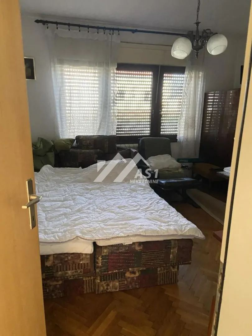 Izdavanje, kuća, 150m², Surduk, Stara Pazova