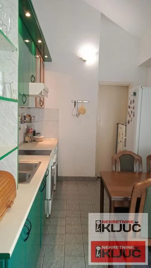 Prodaja, četvorosoban stan, 91m², Centar, Novi Sad