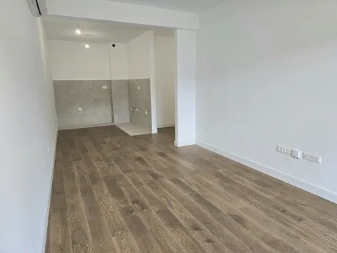 Rent, office space, 67m², Preko Morače, Podgorica - image 2