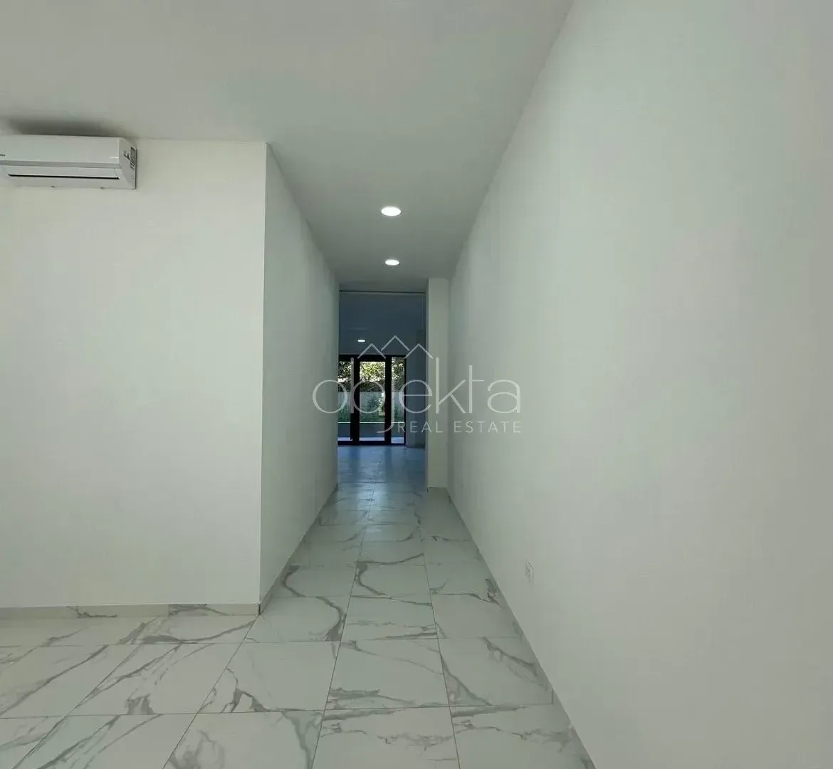 Rent, office space, 50m², Tivat, Crna Gora