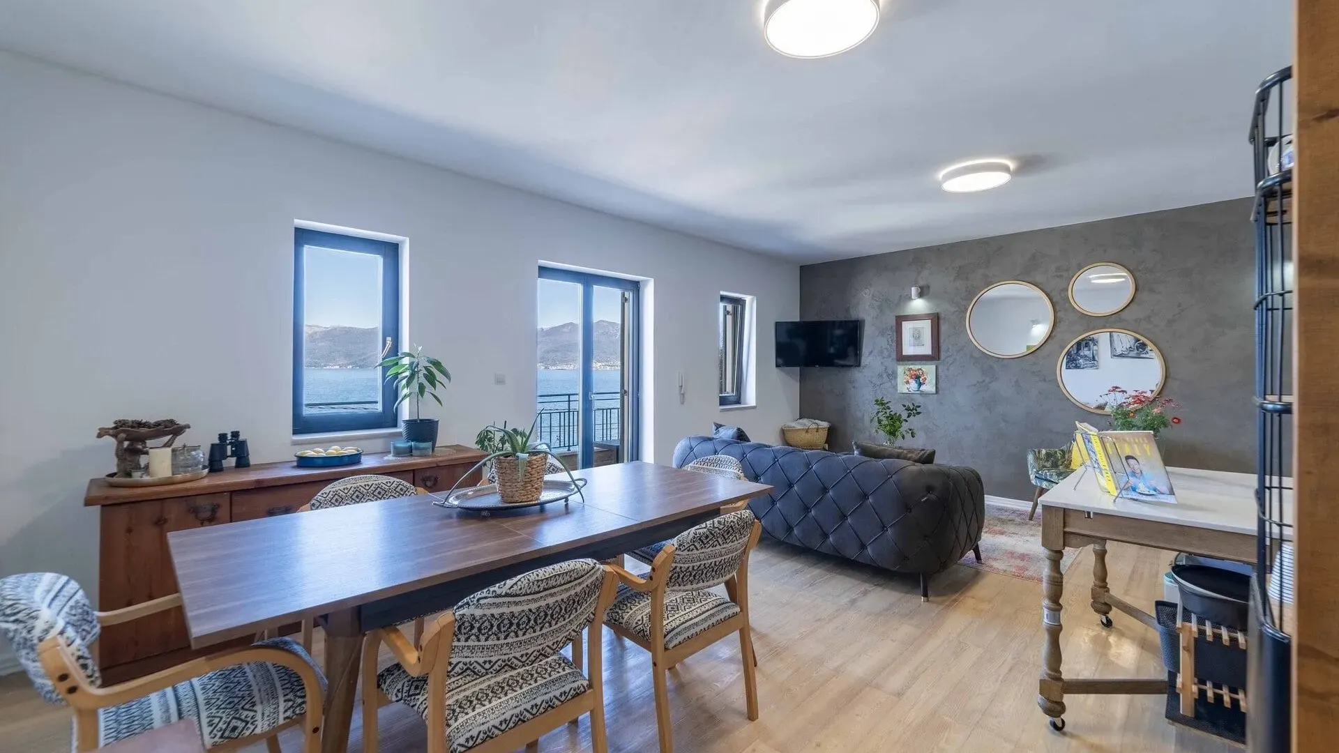 Prodaja, trosoban stan, 122m², Krašići, Tivat