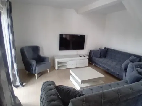 Izdavanje, dvosoban stan, 140m², Donja Gorica, Podgorica - image 9